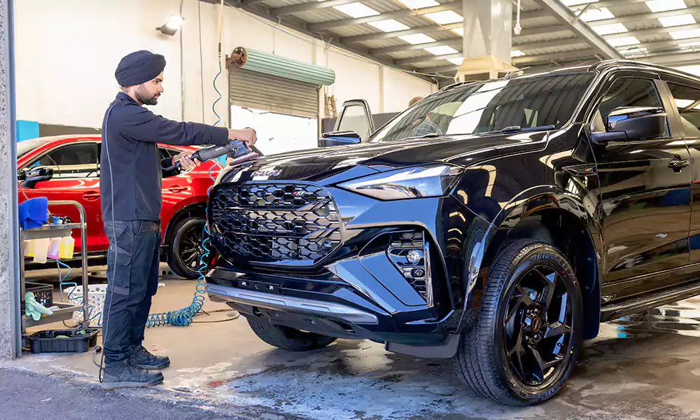How Car Wash and Polishing Increase the Life of Your Car Paint